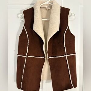 Brown Suede Vest With Teddy Fabric / Collar